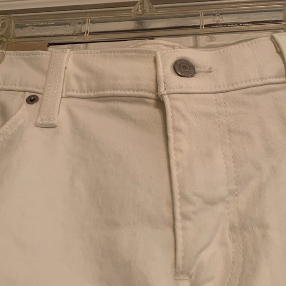 Levis, white Jean shorts, size 18,34, NWT - Picture 4 of 13